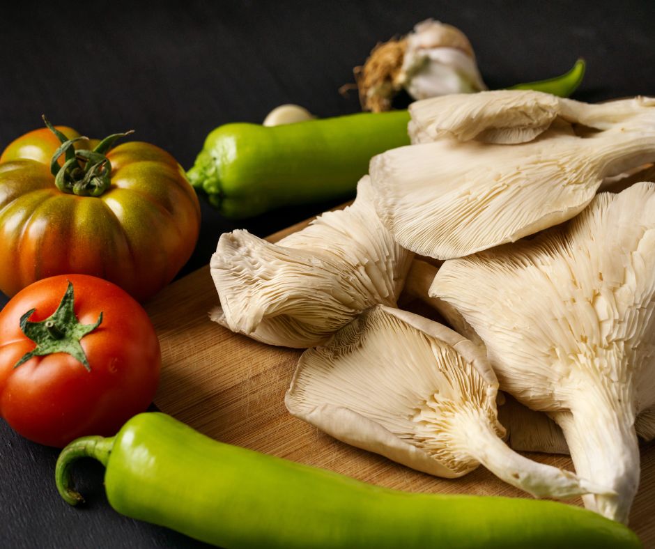 Hliva ustricova ma dlhu tradiciu v kulinarii a je sucastou mnohych tradicnych jedal z roznych kuchyn po celom svete