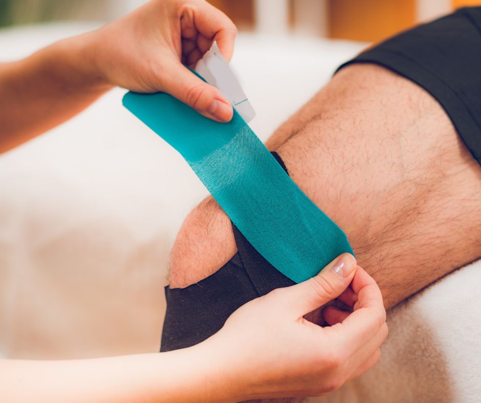 Tejpovanie poskytuje dodatocnu podporu a stabilizaciu postihnutym oblastiam tela ako su klby a svaly