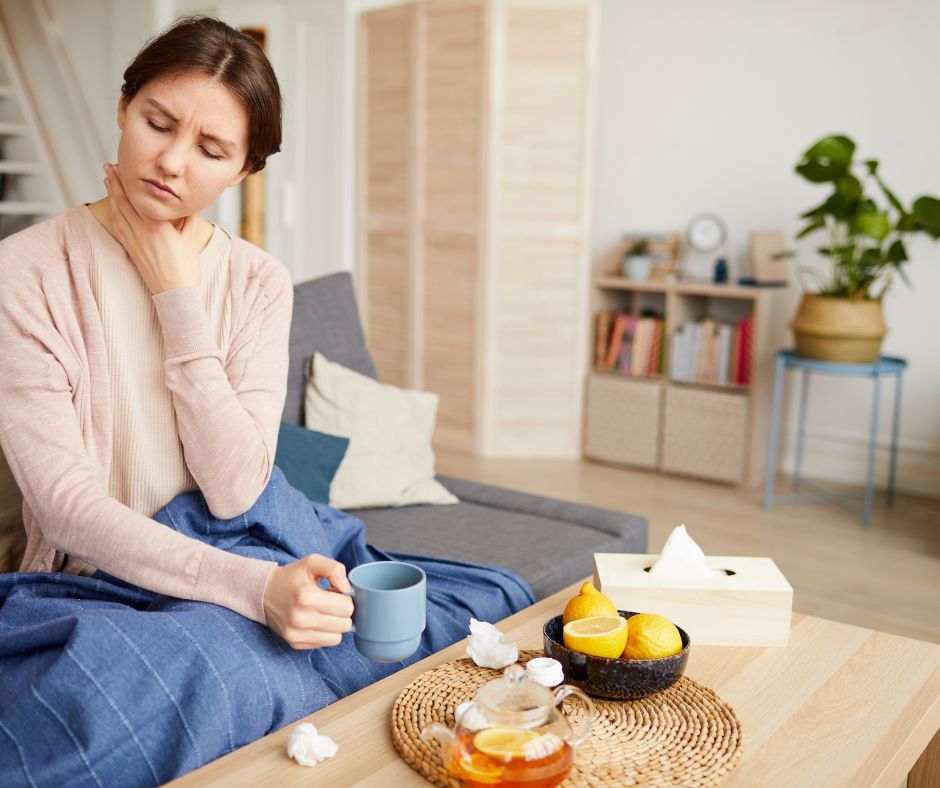 Liecba zapaleneho hrdla zavisi na pricine a zavaznosti symptomov Existuje niekolko roznych pristupov od domacich prostriedkov po lieky na predpis