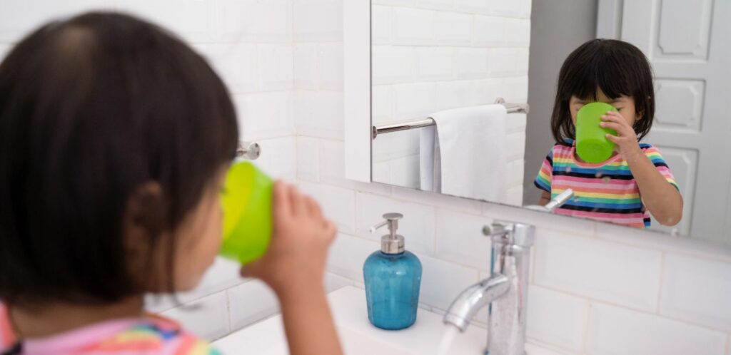 Kloktanie slanou vodou &ndash; 6 super v&yacute;hod